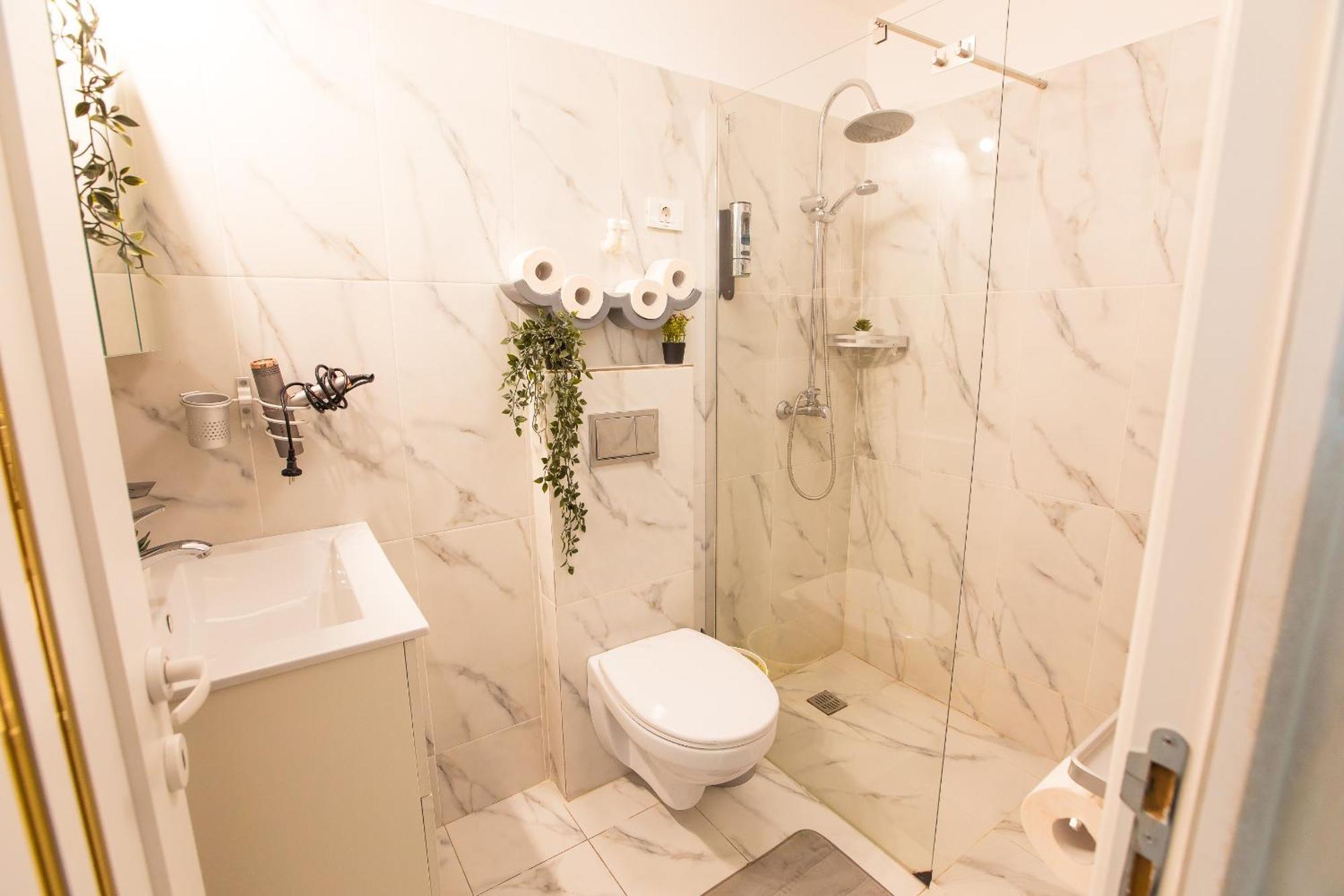 Royalty Apt With City Views On Calea Victoriei Bukarest Exterior foto